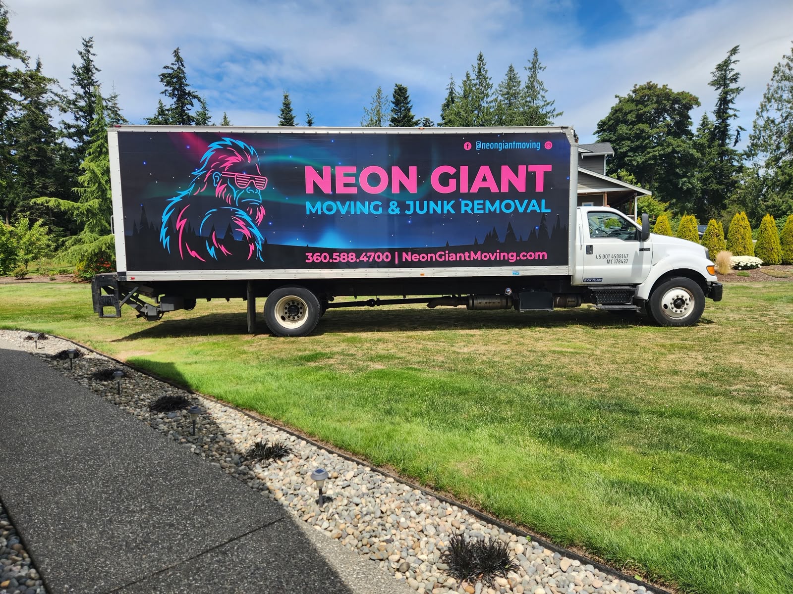 Neon Giant Moving box truck in Arlington, WA